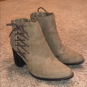Heeled boots